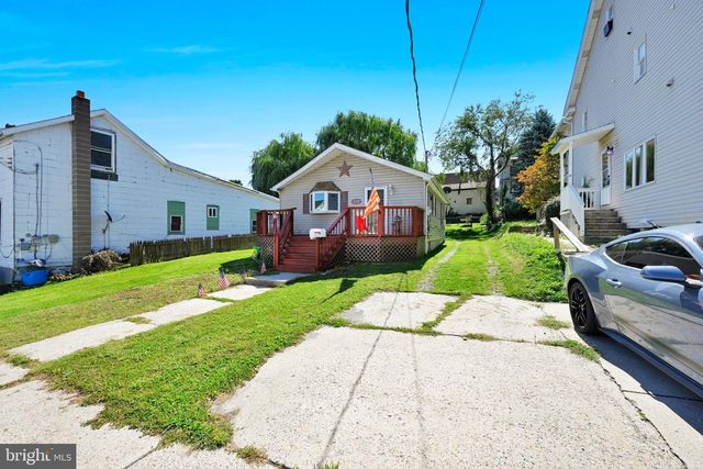 118 E RUDDLE ST, Coaldale, PA 18218