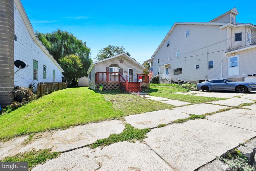 118 E RUDDLE ST, Coaldale, PA 18218