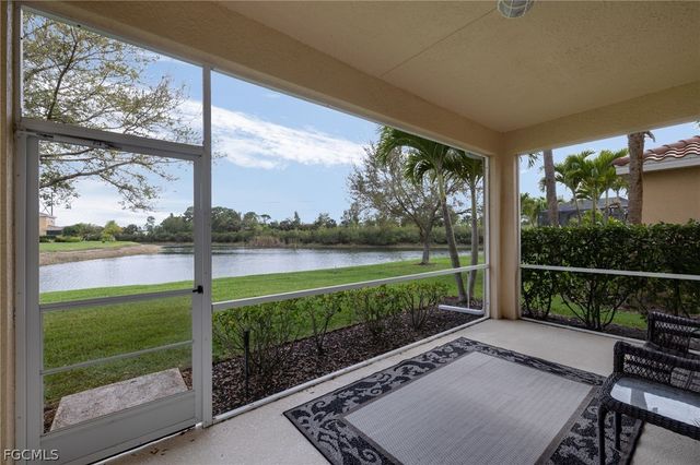 944 Golden Pond CT, Cape Coral, FL 33909