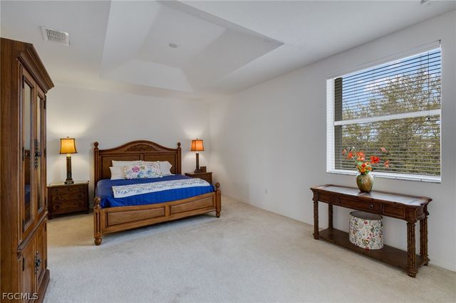 944 Golden Pond CT, Cape Coral, FL 33909