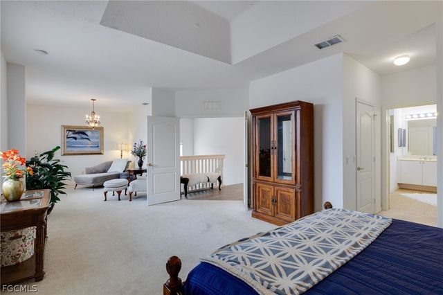 944 Golden Pond CT, Cape Coral, FL 33909