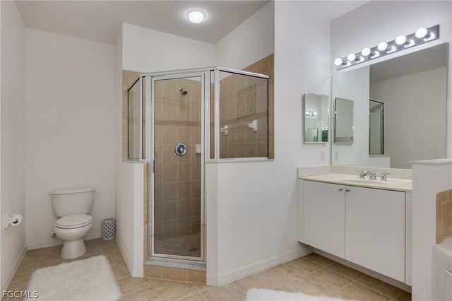 944 Golden Pond CT, Cape Coral, FL 33909