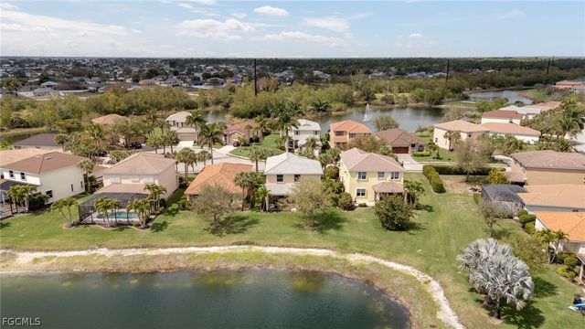944 Golden Pond CT, Cape Coral, FL 33909