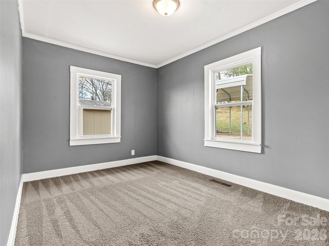 15 Woodbine Road, Asheville, NC 28804