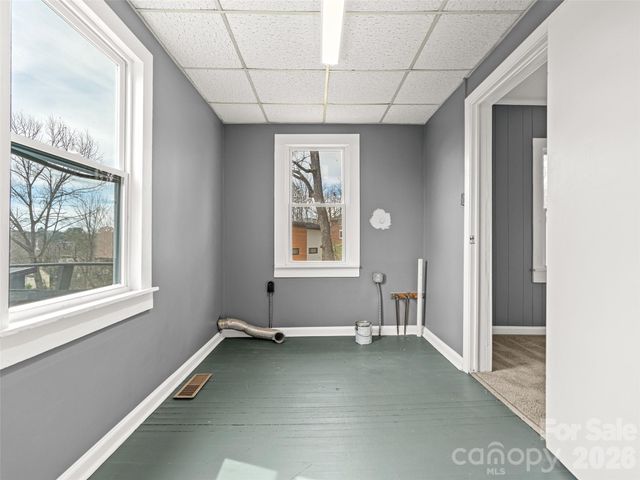 15 Woodbine Road, Asheville, NC 28804