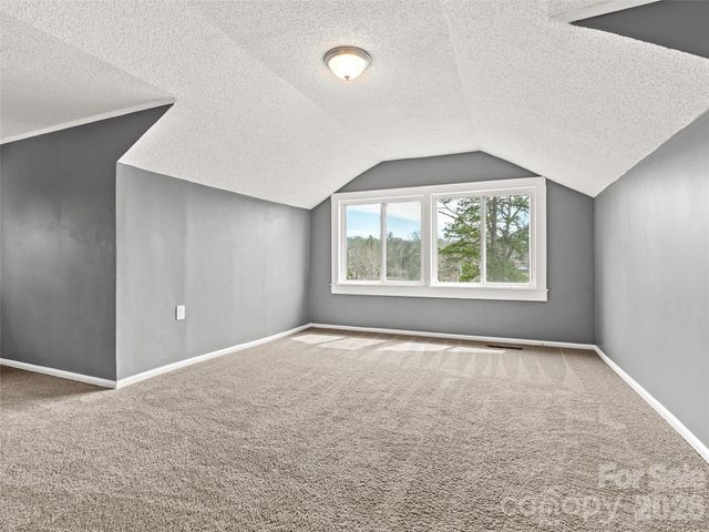 15 Woodbine Road, Asheville, NC 28804