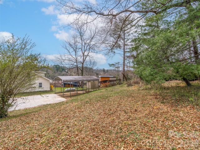 15 Woodbine Road, Asheville, NC 28804