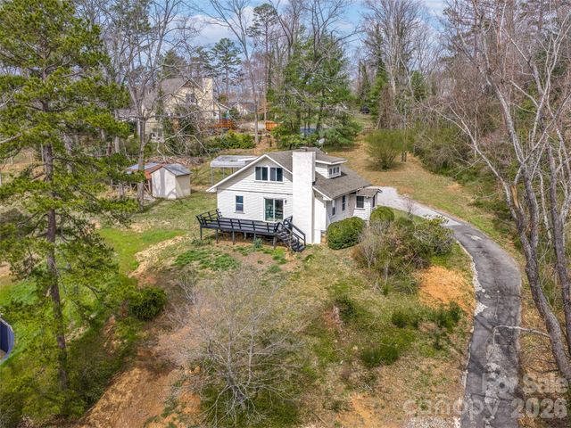 15 Woodbine Road, Asheville, NC 28804