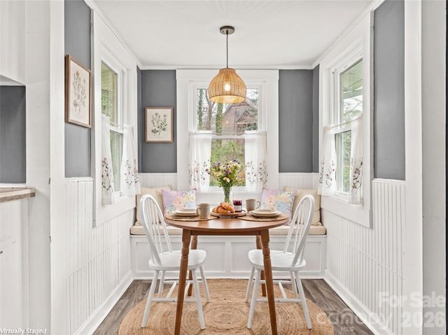 15 Woodbine Road, Asheville, NC 28804