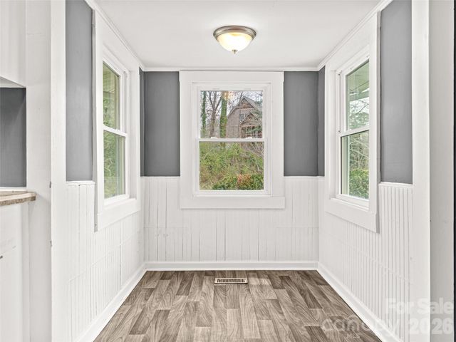 15 Woodbine Road, Asheville, NC 28804