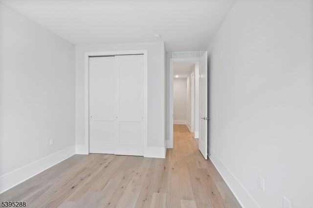 102 Iris Ct, Warren Twp., NJ 07059