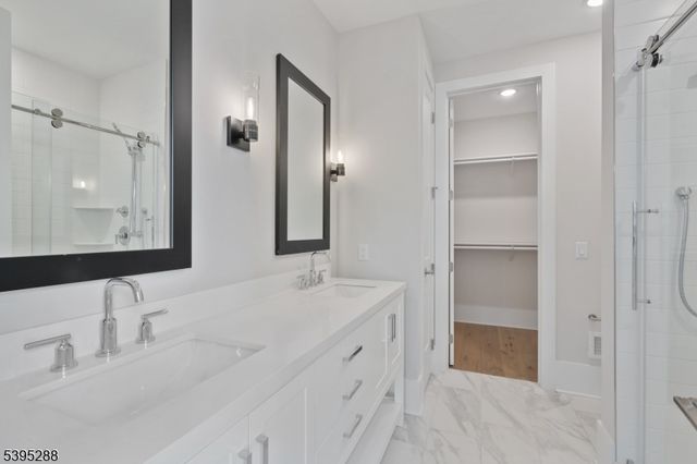 102 Iris Ct, Warren Twp., NJ 07059