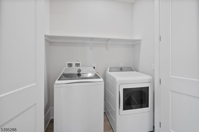 102 Iris Ct, Warren Twp., NJ 07059