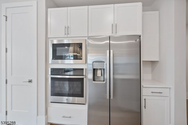 102 Iris Ct, Warren Twp., NJ 07059