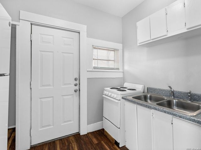 215 AND 219 Paschal St, San Antonio, TX 78212