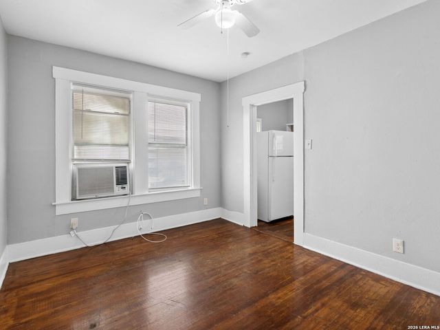 215 AND 219 Paschal St, San Antonio, TX 78212