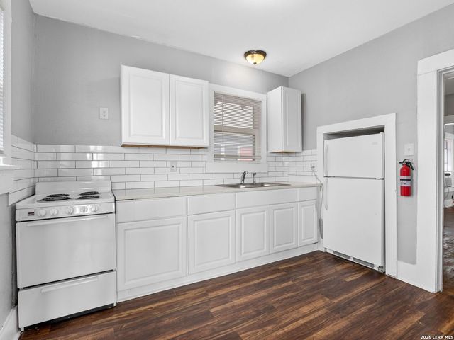 215 AND 219 Paschal St, San Antonio, TX 78212