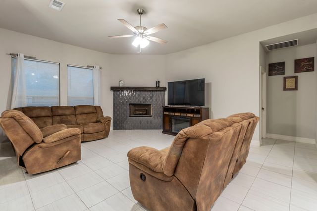 518 Clifton Court, Midlothian, TX 76065