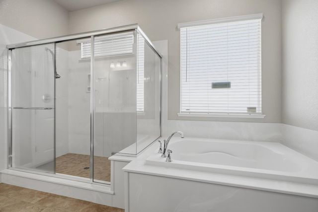 1827 Tulip Ct, Lodi, CA 95242
