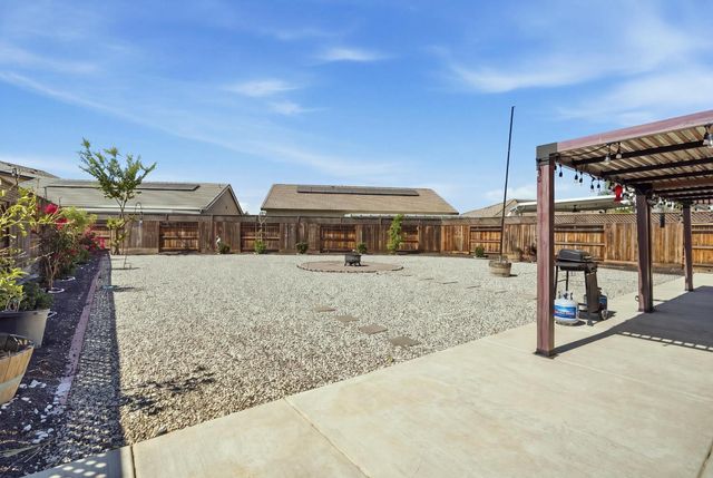 1827 Tulip Ct, Lodi, CA 95242
