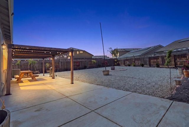 1827 Tulip Ct, Lodi, CA 95242