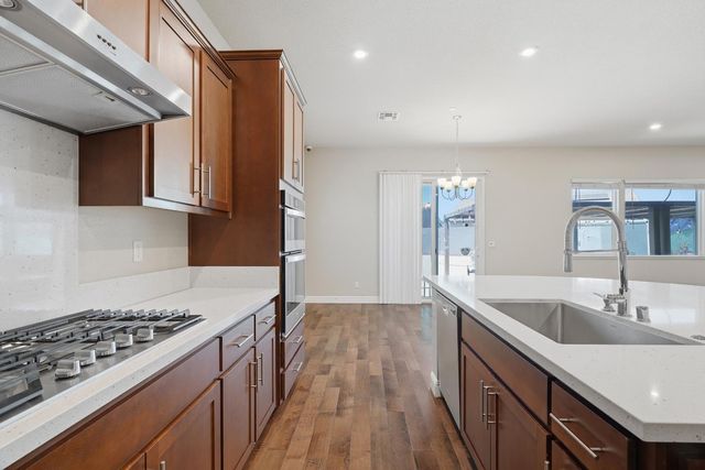 1827 Tulip Ct, Lodi, CA 95242