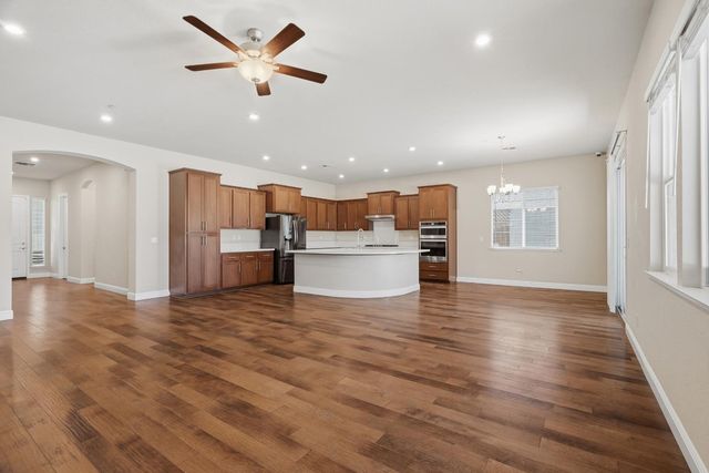 1827 Tulip Ct, Lodi, CA 95242