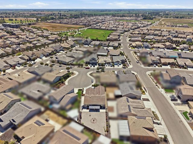 1827 Tulip Ct, Lodi, CA 95242