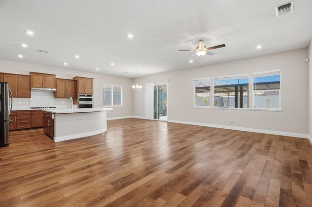 1827 Tulip Ct, Lodi, CA 95242