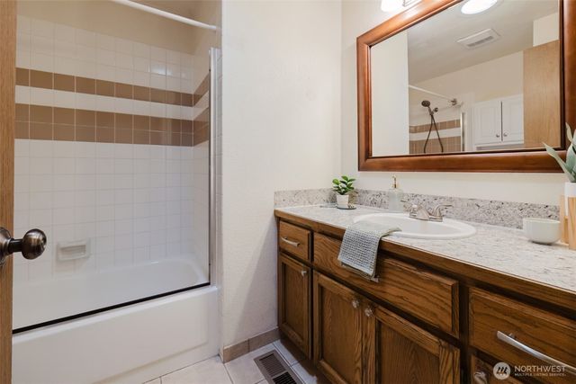 10381 Wilkes Court NW, Silverdale, WA 98383