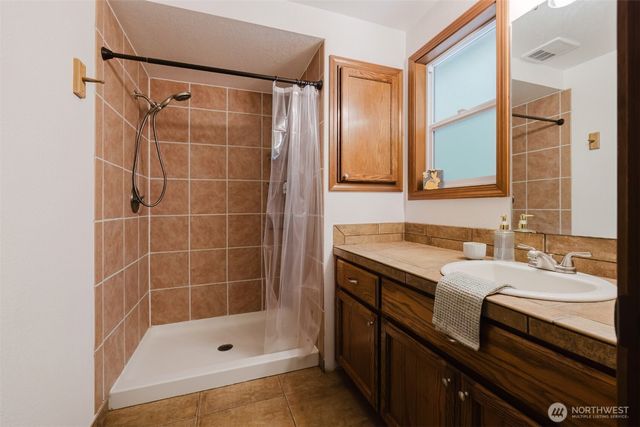 10381 Wilkes Court NW, Silverdale, WA 98383