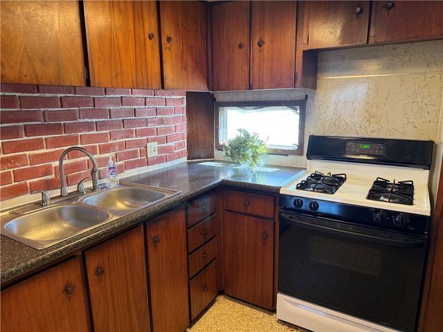 14720 East Lee Road, Albion, NY 14411