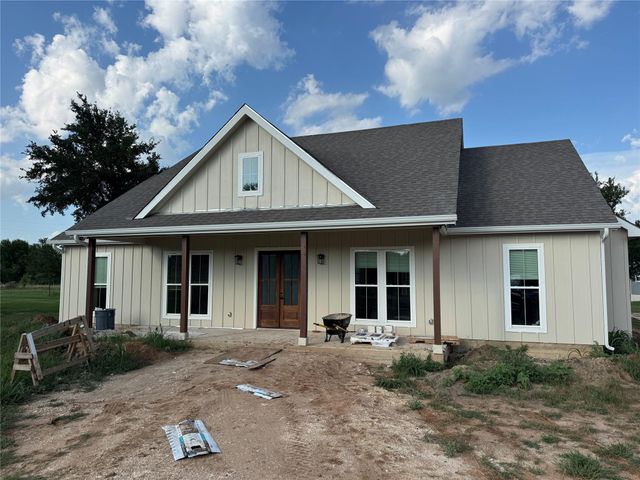 1353 Red Town RD B, Elgin, TX 78621