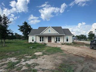 1353 Red Town RD B, Elgin, TX 78621