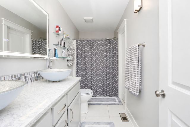 2013 NW Woodland Court, Ankeny, IA 50023