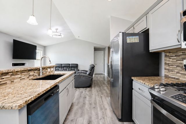 2013 NW Woodland Court, Ankeny, IA 50023
