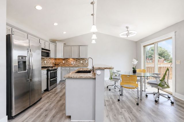 2013 NW Woodland Court, Ankeny, IA 50023