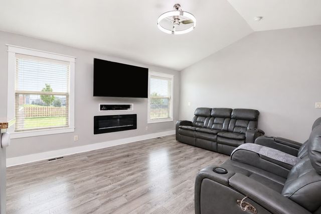 2013 NW Woodland Court, Ankeny, IA 50023