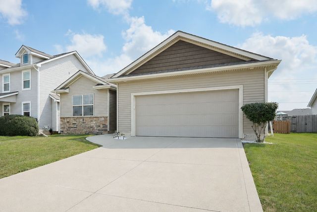 2013 NW Woodland Court, Ankeny, IA 50023