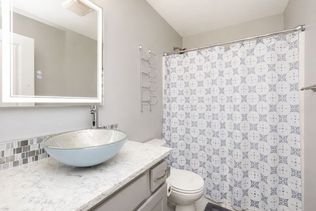 2013 NW Woodland Court, Ankeny, IA 50023