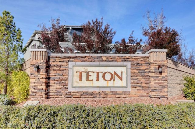 10001 Desert Bighorn Court, Las Vegas, NV 89166