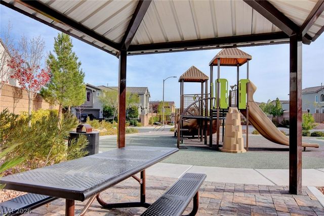 10001 Desert Bighorn Court, Las Vegas, NV 89166