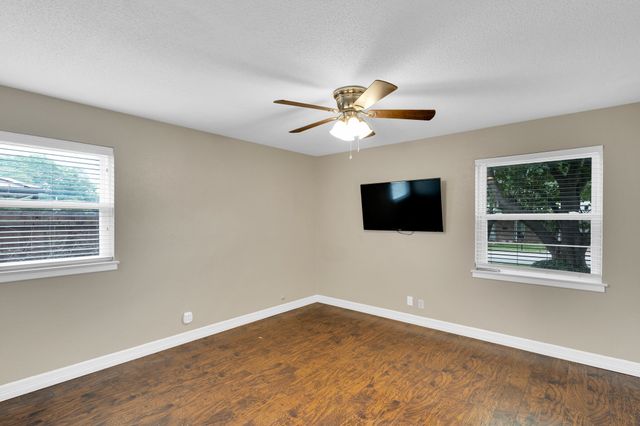 804 Livingston Drive, Hurst, TX 76053
