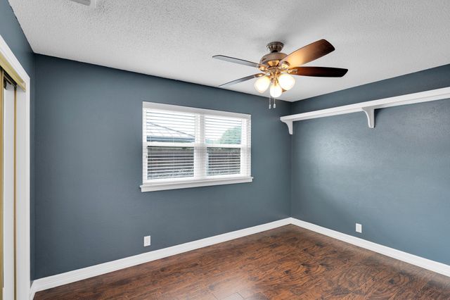 804 Livingston Drive, Hurst, TX 76053