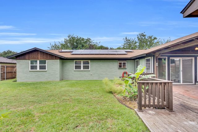 804 Livingston Drive, Hurst, TX 76053