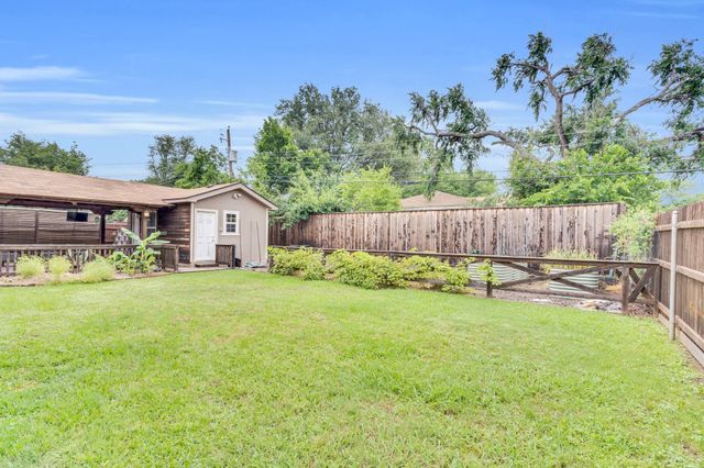 804 Livingston Drive, Hurst, TX 76053