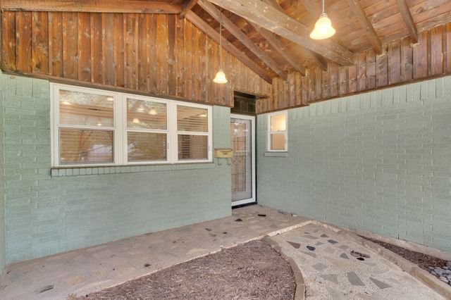 804 Livingston Drive, Hurst, TX 76053