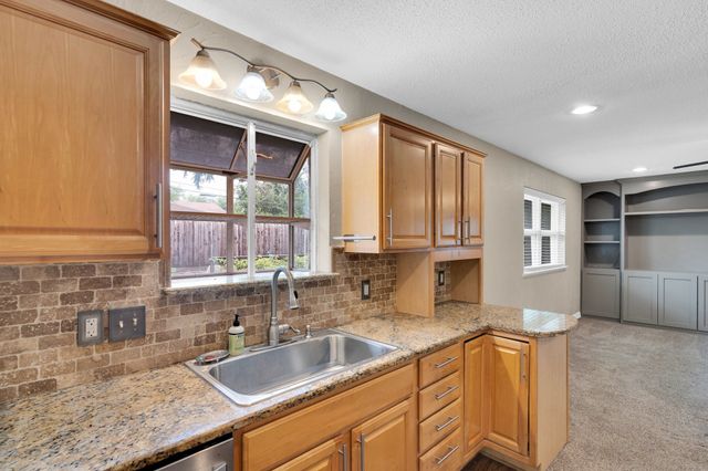 804 Livingston Drive, Hurst, TX 76053