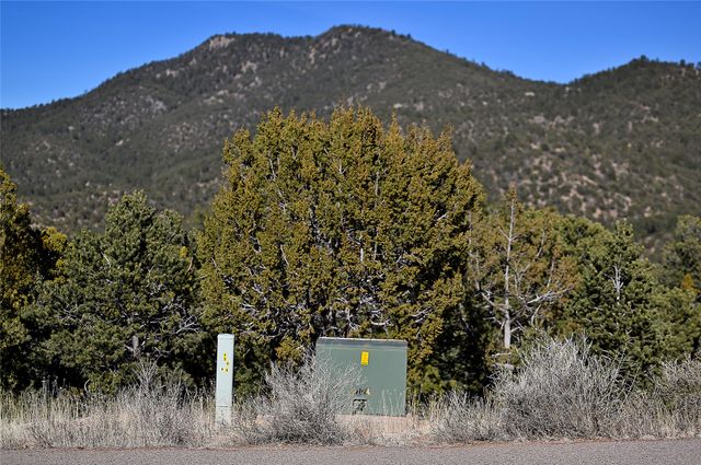 202 Double Arrow Road, Santa Fe, NM 87505