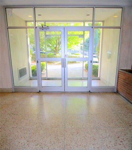 123 Valentine Lane 4E, Yonkers, NY 10705